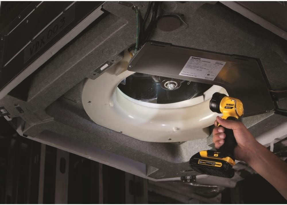 DEWALT 20V MAX* LED Work Light/Flashlight (DCL040) - Image 2