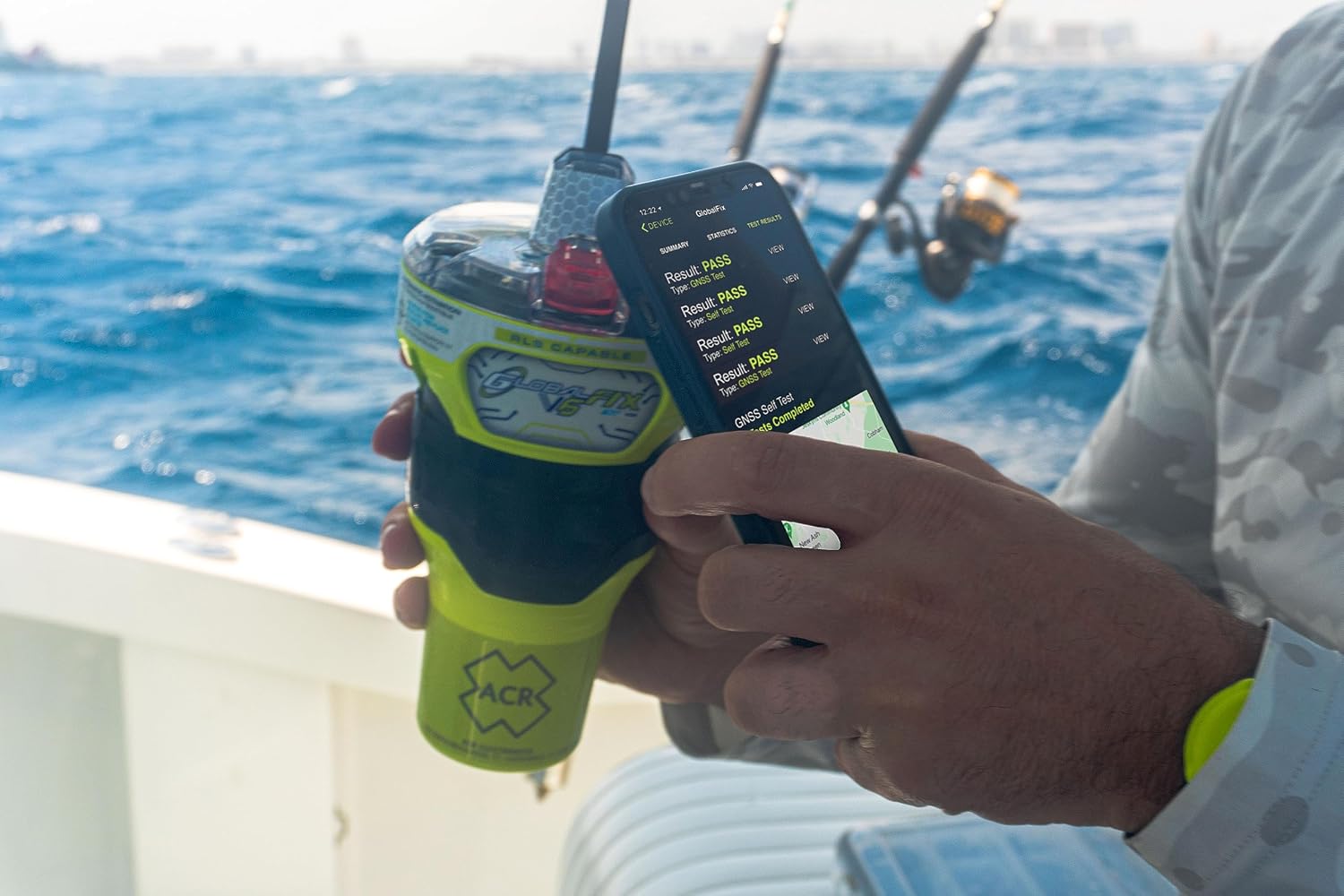 ACR GlobalFix V6 EPIRB with RapidDitch Express Bag - 2343.1: Reliable Emergency Beacon with Quick-Release Bag for Fast Deployment in Critical situations. - Image 5