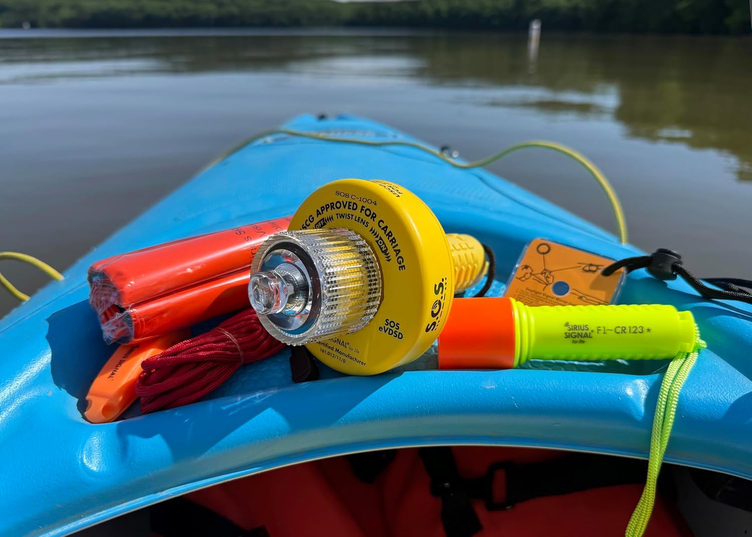 Sirius Signal SB-3L Boating Safety and Emergency SOS Dry Bag Kit for Kayaks, Boats, and Paddle Craft - USCG Approved - Image 4